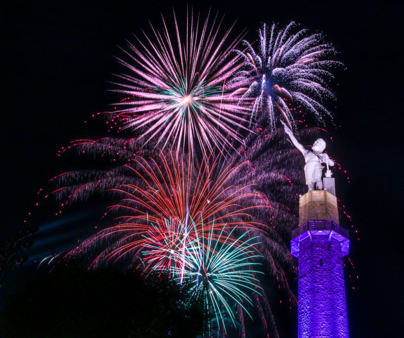 200704-bursts-and-sprinkles-vulcan-fireworks-_M7A5044 s