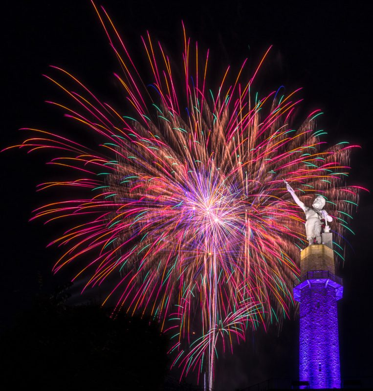 200704-vulcan-blooming-fireworks_M7A5090 s